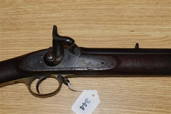 An 1864 Enfield percussion cap musket, length 138cm